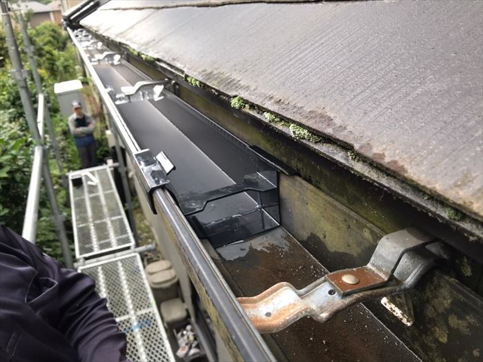 雨どいの掃除で雨どいの破損・オーバーフローを防ぎましょう！